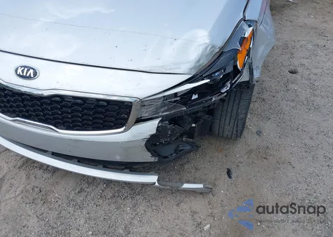 2017 Kia Forte Lx z USA, uszkodzony, nr VIN 3KPFL4A76HE112681